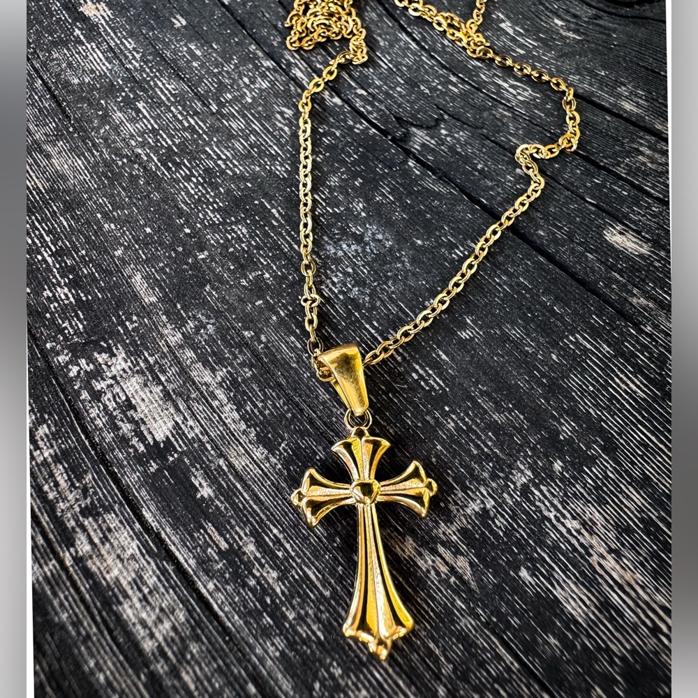 Elegant Gold Cross Pendant Necklace